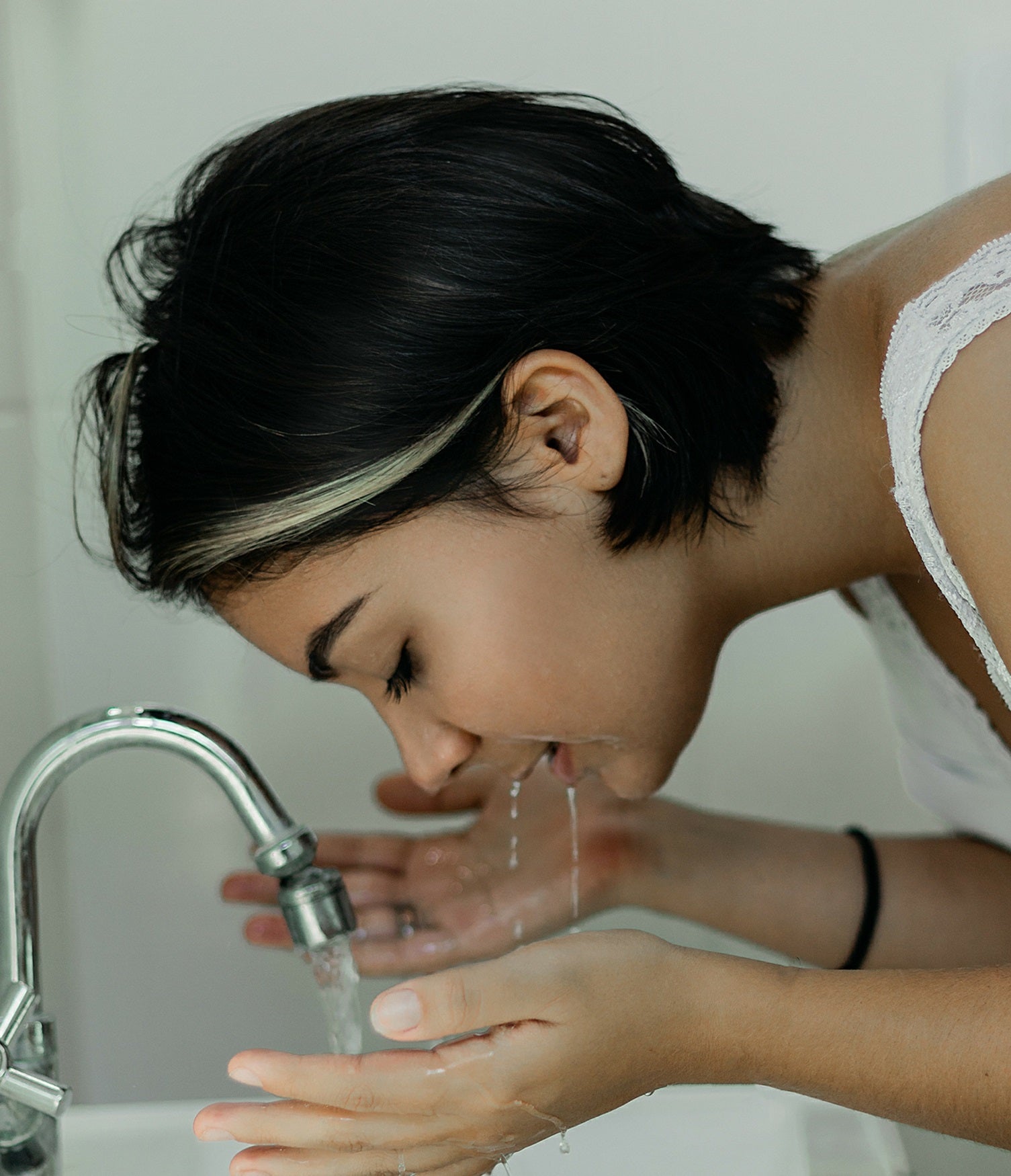 ¿Por qué un filtro de agua que elimine el cloro protege la piel?