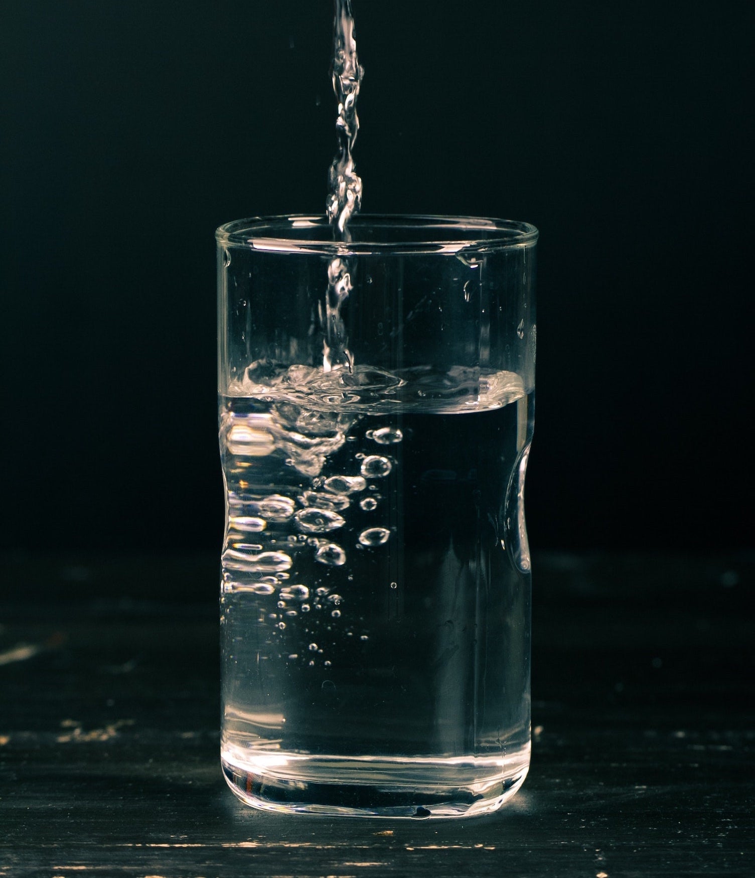 7 beneficios de una jarra purificadora de agua